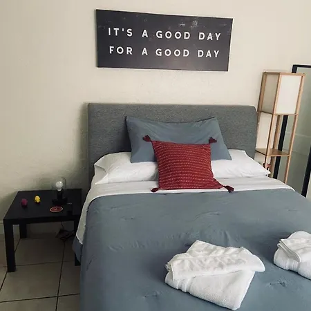 Pretty Private Room, Near The Airport - Free Parking - 02